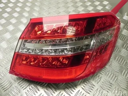 W212 E350 Հետևի աջ ստոպ